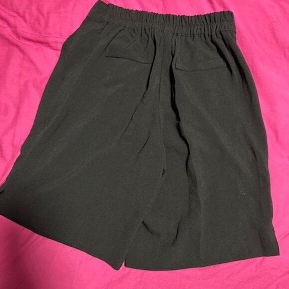 Oak And Fort Shorts size small - Picture 2 of 3